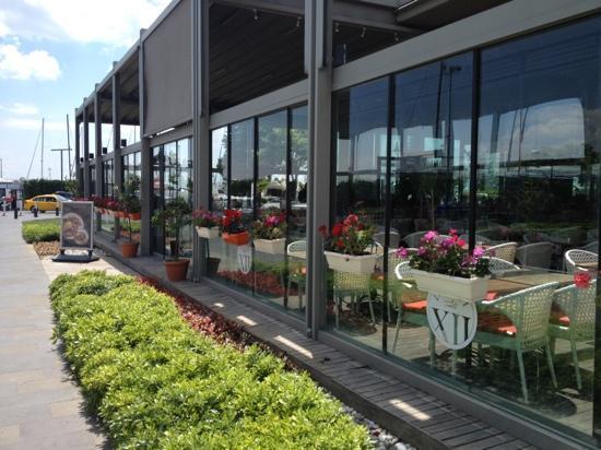 Dodici Cafe and Restaurant